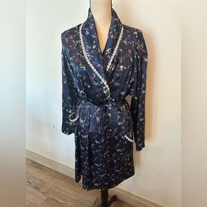 Silk  & Satin Vintage Navy Floral Pattern Robe with Lace SZ S